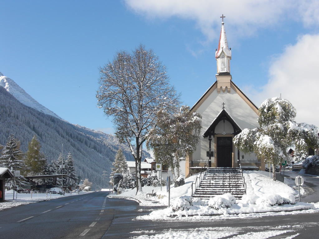 Hotel Schwarzer Adler Pettneu am Arlberg Dış mekan fotoğraf