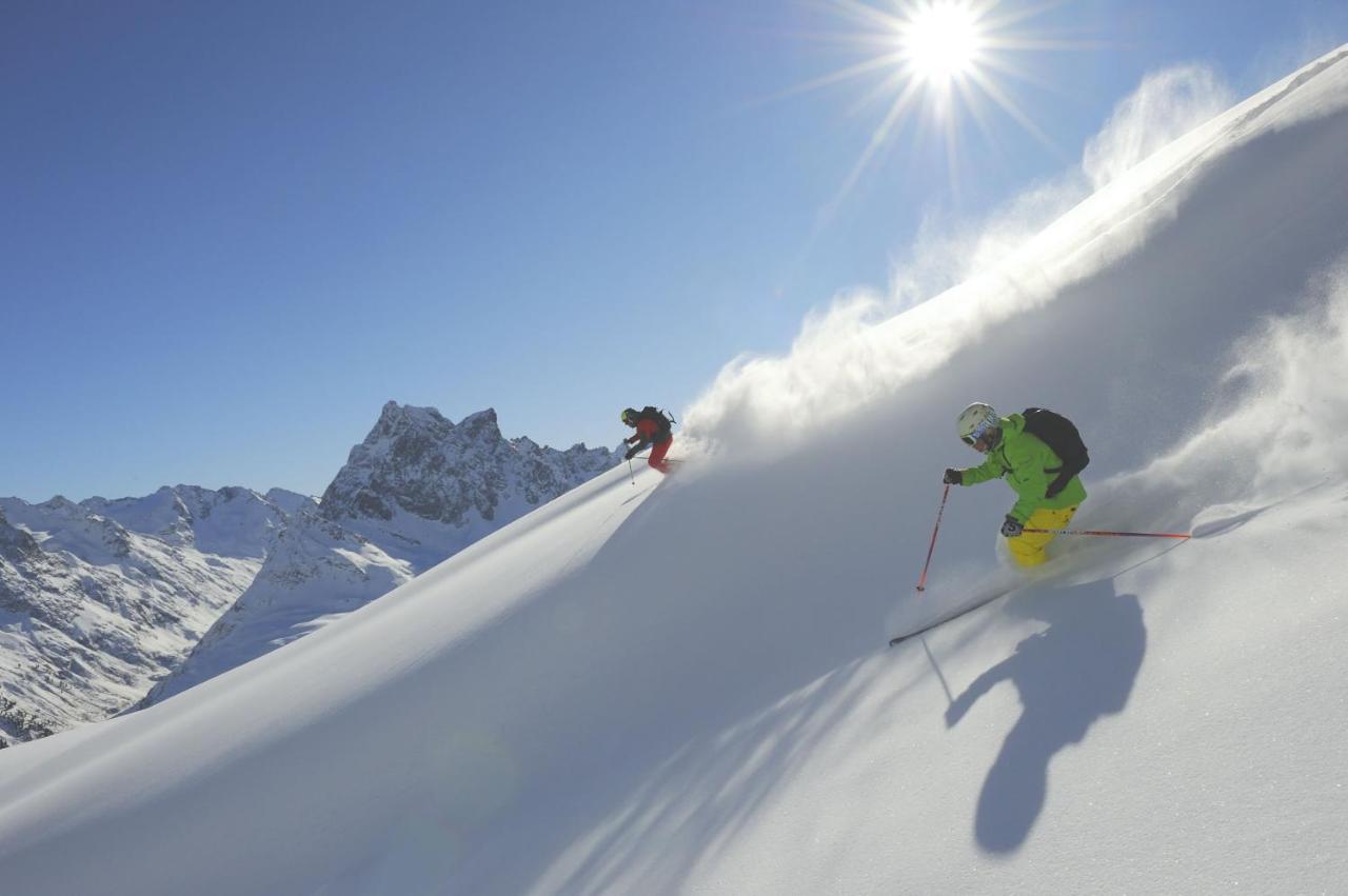 Hotel Schwarzer Adler Pettneu am Arlberg Dış mekan fotoğraf