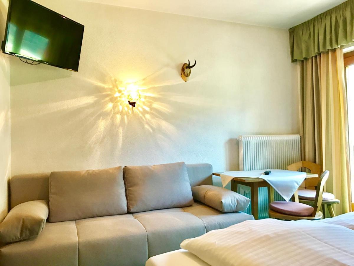 Hotel Schwarzer Adler Pettneu am Arlberg Dış mekan fotoğraf