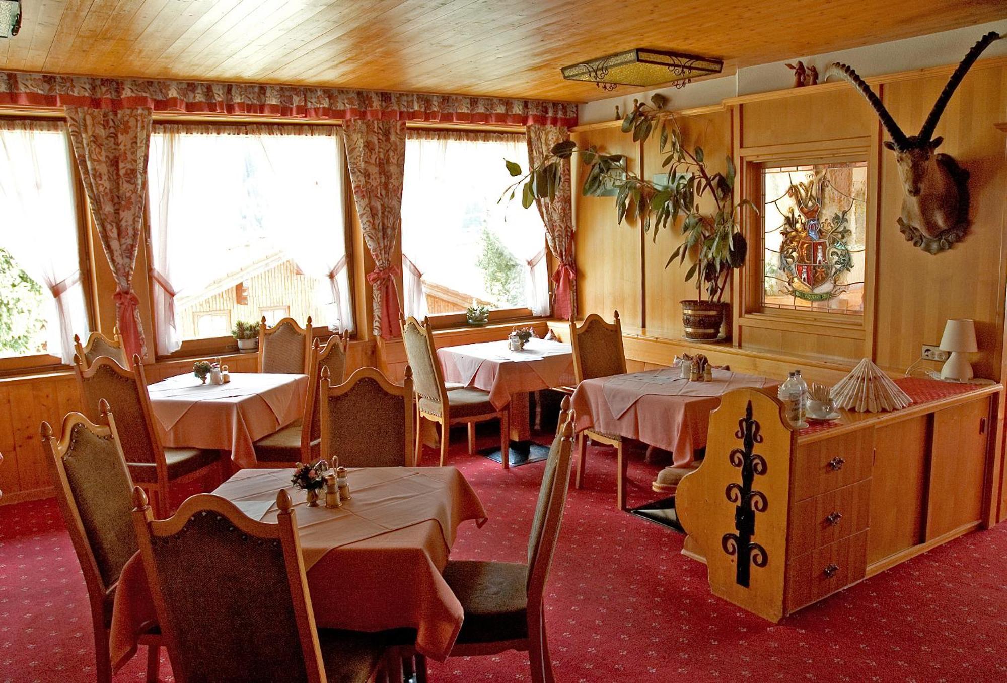 Hotel Schwarzer Adler Pettneu am Arlberg Dış mekan fotoğraf