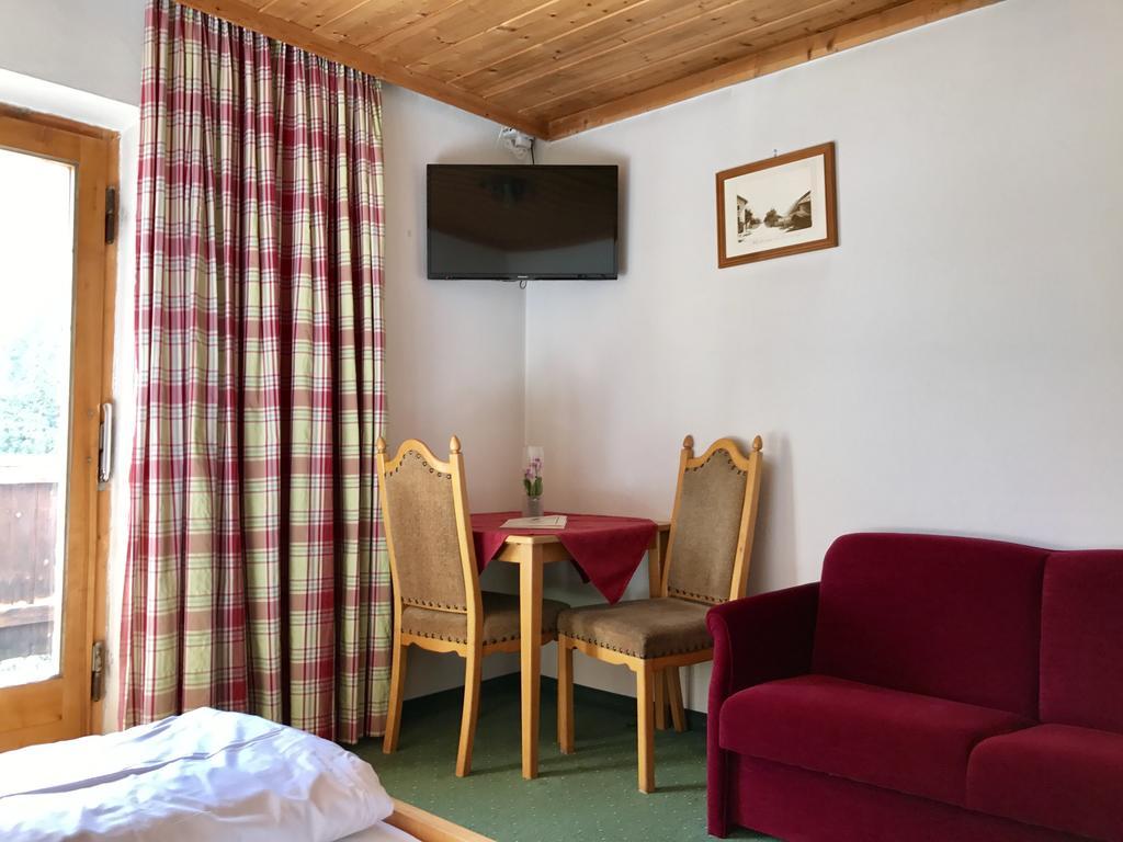 Hotel Schwarzer Adler Pettneu am Arlberg Dış mekan fotoğraf