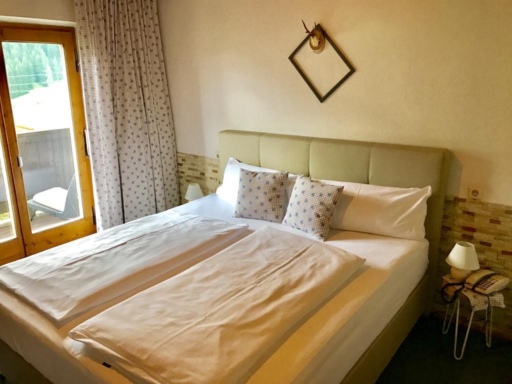 Hotel Schwarzer Adler Pettneu am Arlberg Dış mekan fotoğraf